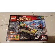 Lego Marvel Super Heroes 76017 Avenger Captain America vs Hydra (NEW) Broken Seals & Bad Box
