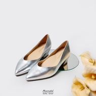 𝐌𝐈𝐍𝐈𝐌𝐀𝐋𝐈𝐒𝐓 รองเท้าส้นสูงหนังแกะแท้ รุ่น Sofia (Silver) สูง 1.5 นิ้ว ส้นแบบ block-heel เดินได้มั่นคง ไม่ตกร่อง ทรงเพรียว