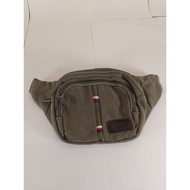 beg pinggang berjenama Debe kecil