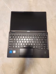 非常輕便！富士通 Fujitsu laptop U9312 i5-1245u 8GB ram 256 512GB 1TB SSD  13.3" 屏幕 windows 11 只有800多g 同平板差唔多
