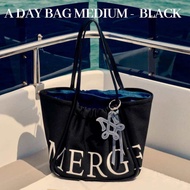 🇹🇭[New lot (สายรุ่นใหม่)พร้อมส่งแท้💯%] กระเป๋า>Merge Official - A Day Bag Medium