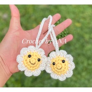 Daisy Keychain With Strap