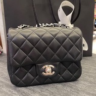 CHANEL 黑色羊皮銀釦方胖子A35200