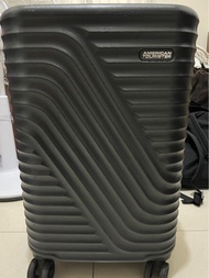 American Tourister 20吋行李箱