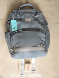 $80 100% 全新 未用過 便携 背包式 可收納 嬰兒床 (80cm x 30 cm) 有軟墊 有支架 - 去那!睡那!