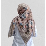HIJAB/ SQUARE VEIL WITH COLORFUL SQUARE MOTIF