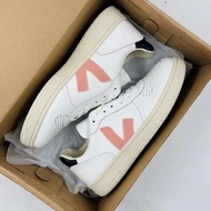 🥇【全新】35-46 VEJA V10 皮革 休閑板鞋 粉白色 👍