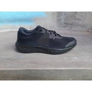 Black Kids Sports Shoes GP520BB8 Size 38.5