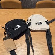 The North Face TNF 斜挎小包，這個包就是誰背誰好看 男女都酷帥的包包