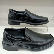 ADA sepatu fantofel pria merk bata warna hitam