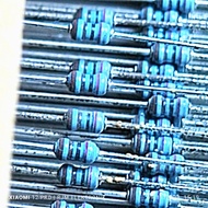10 pcs resistor 1/8w 8k2 1%