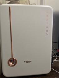 喜臨Haenim HN-04L是第四代UV LED紫外線消毒烘乾機（典雅系列）