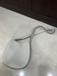 韓國設計師品牌 Luccica 咖灰斜背包