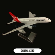 1:400 QANTAS A380 Metal Diecast Aircraft Miniature Scale Airlines Boeing Airbus Model Aviation Figur