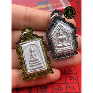 龙婆醒 LP Sin 派古曼坤平/帕崇迪 (一套两尊) 佛历2558年 附有原装庙盒Wat LahanYai 龙婆醒高僧所督造的圣物除了有很强人缘，异性缘的效果外，在工作上也能为佩戴者成愿万事顺利