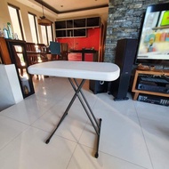 Lifetime personal table 26x18 inches