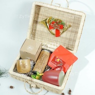 Export Quality Aesthetic Christmas Gift Packages, Christmas Hampers Christmas Gift Rattan Suitcase.