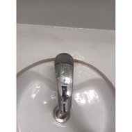 Lavabo hand faucet rotates 720 degrees