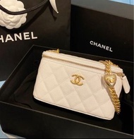 Chanel 23p 心心鏈白色長盒子