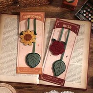 1 Faux Leather Flower Bookmark, Soft Flower Page Marker With Rose And Sunflower Patterns, Decorative