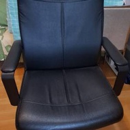 宜家: MILLBERGET 旋轉高背椅(黑色)