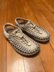 Keen  米白色涼鞋