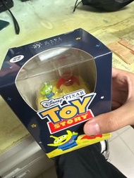 䓫吐司跟三眼怪一起的悠遊卡