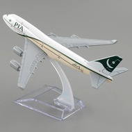 1/400 Alloy Aircraft Model Boeing 747 PIA 16cm Alloy Plane B747 Toy Children Kids Gift for Collectio
