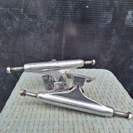 SKATEBOARD TRUCK INDEPENDENT HOLLOW SECOND