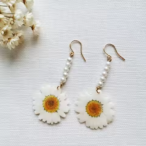 Natural Daisy Flower Earrings Elegant Epoxy Resin Pressed Flower Earrings Colorful Daisy Earrings Wh
