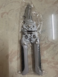 全新- 多功能鉗，剝線鉗$10