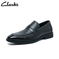 Clarks_ รองเท้าผู้ชาย รุ่น Tilden Free Dark Tan Leather Mens Slip On Shoes สีน้ำตาล