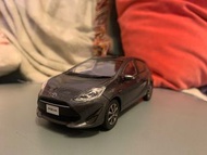 ［特價品］ 1:30 Toyota Aqua Prius C  中期金屬 豐田原廠 色辦車 灰色