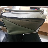 Loewe Puzzle Small 秋綠/淡燕麥