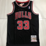 Scottie Pippen Mitchell Ness Men's 1997-98 Hardwood Classic Shirt Black and White Sports Basketball 