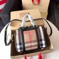 Chris精品代購 美國Outlet Burberry 巴寶莉 經典格紋 女士 枕頭包 立體 防水 真皮 黑色