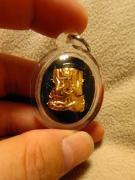 ⭐⭐⭐屈班麗  龍婆坤  2547年  聖石《瑪哈立》必打佛⭐⭐⭐