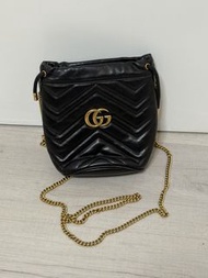 Gucci GG Marmont 黑色鏈條水桶包