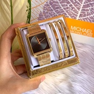 ORIGINAL 💯MICHAEL KORS WATCH%✓
✅ PAWNABLE IN SELECTED PAWNSHOP ⌚ (SELECTED )
✅NON TARNISH
✅US GRADE 
✅BATTERY OPERATED 🔋
✅WITH SERIAL NUMBER#

📌 Complete Inclusions
📌Paperbag mk
📌Original MK Box
📌Tag &amp; Manual

COD TRANSACTION NATIONWIDE 🙂