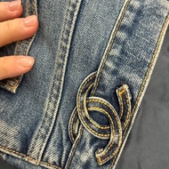 Chanel 直筒刷舊牛仔褲