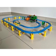 Takara tomy Plarail Maintenance Station With Train (PRELOVED ITEMS)