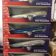 Miniature Airplane Toy Singapore / emirates / malaysia / garuda / saudi arab Airline 07003-1