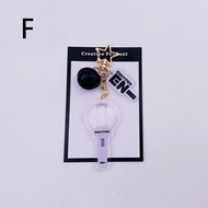 2M 13รูปแบบพวงกุญแจแท่งไฟกุญแจพวงกุญแจ KPOPBTS Blackpink SEVENTEEN สองครั้ง NCT Stray เด็ก EXO แฟนของขวัญแฟชั่นจี้