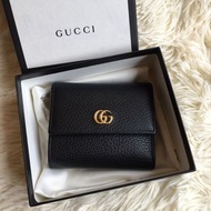 Gucci GG Marmont leather wallet  黑色全皮革金色雙G短夾