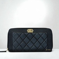 JS1324-CHANEL 黑羊皮金釦BOY系列拉鍊長夾A80288