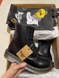 Dr.Martens 1460 8孔經典光面硬皮馬丁靴｜香港現貨 順豐直寄 36-45全碼 565