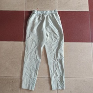 HIJAU GU M green trousers Olive. 003