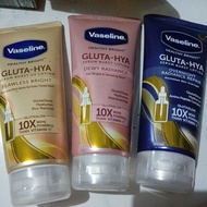 Vaseline gluta hya body serum