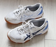 Asics 室內運動鞋