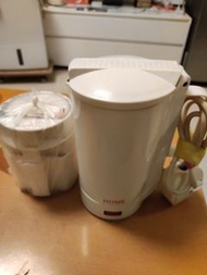 白色咖啡機